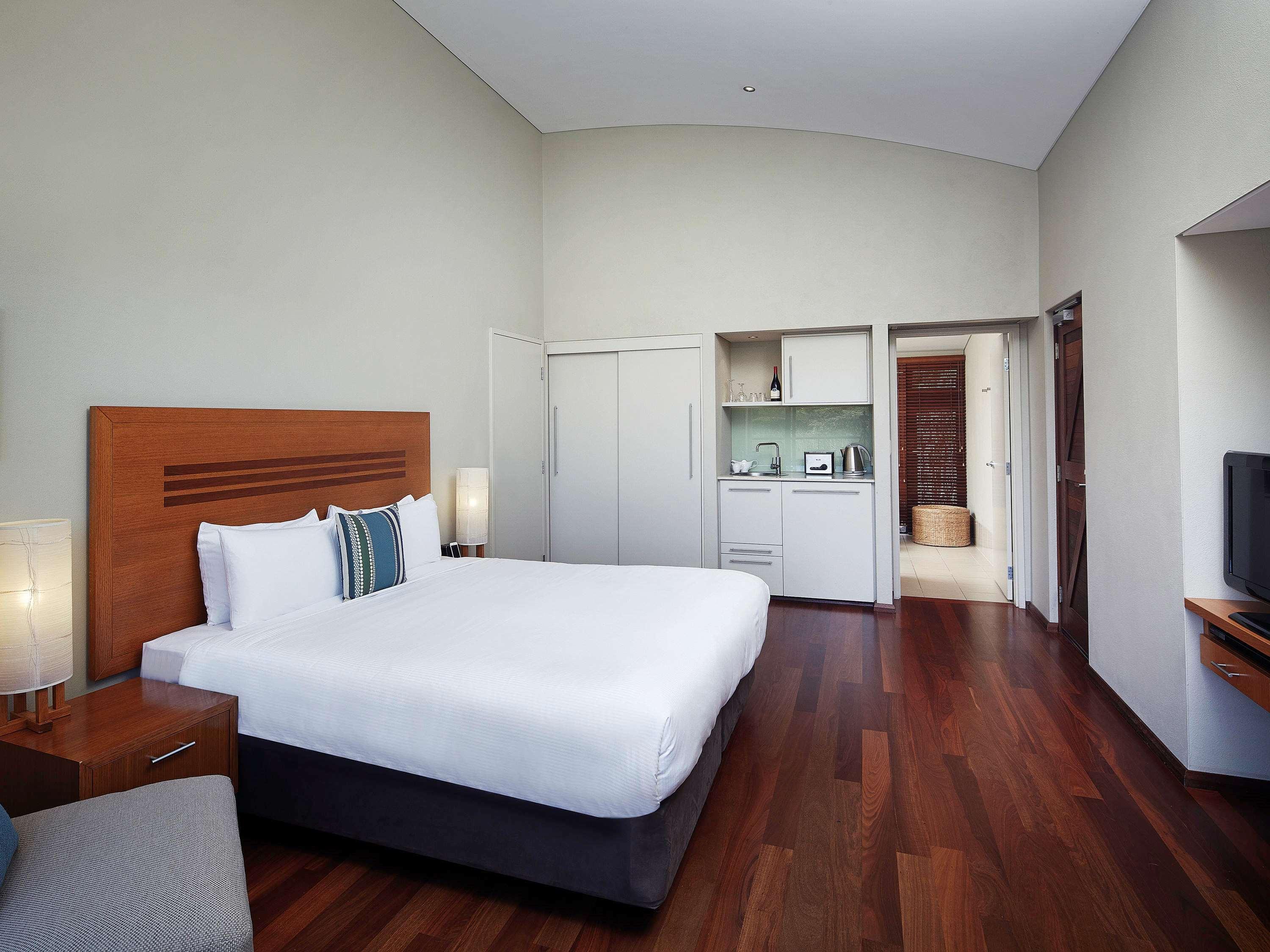 Pullman Bunker Bay Resort Margaret River Dunsborough Esterno foto A room at the hotel