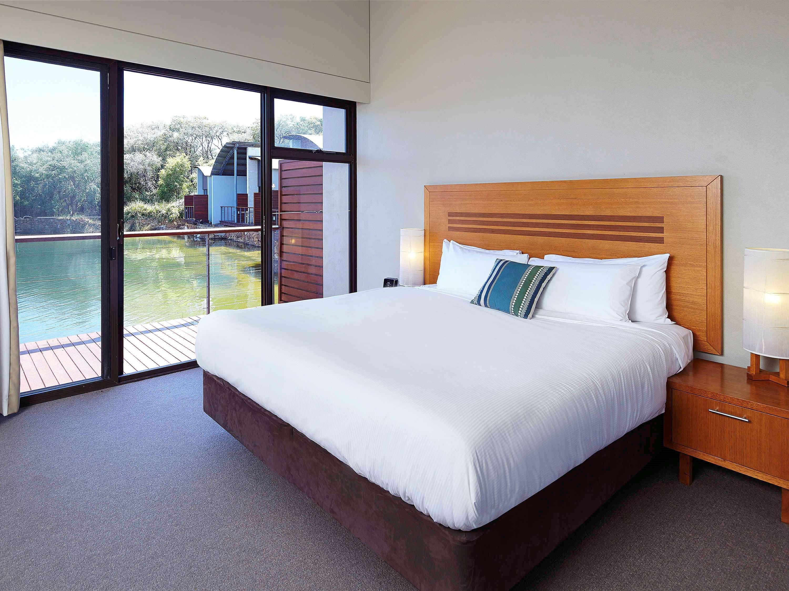 Pullman Bunker Bay Resort Margaret River Dunsborough Esterno foto A bedroom at the Peppers Springs Hotel