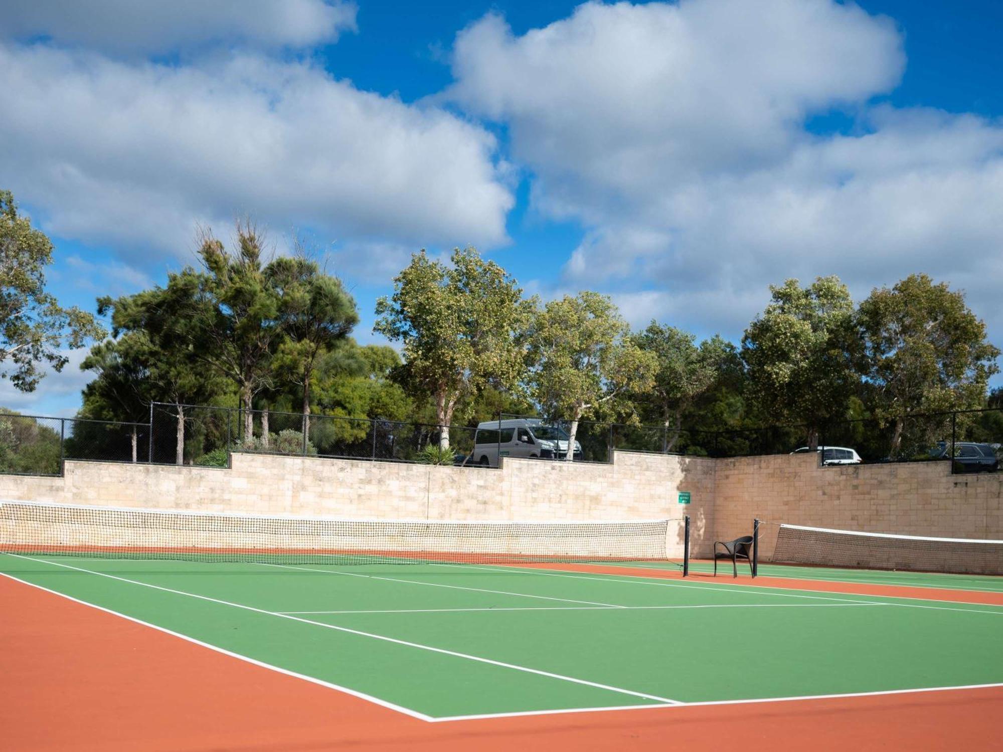 Pullman Bunker Bay Resort Margaret River Dunsborough Esterno foto Tennis court at the University of Western Australia