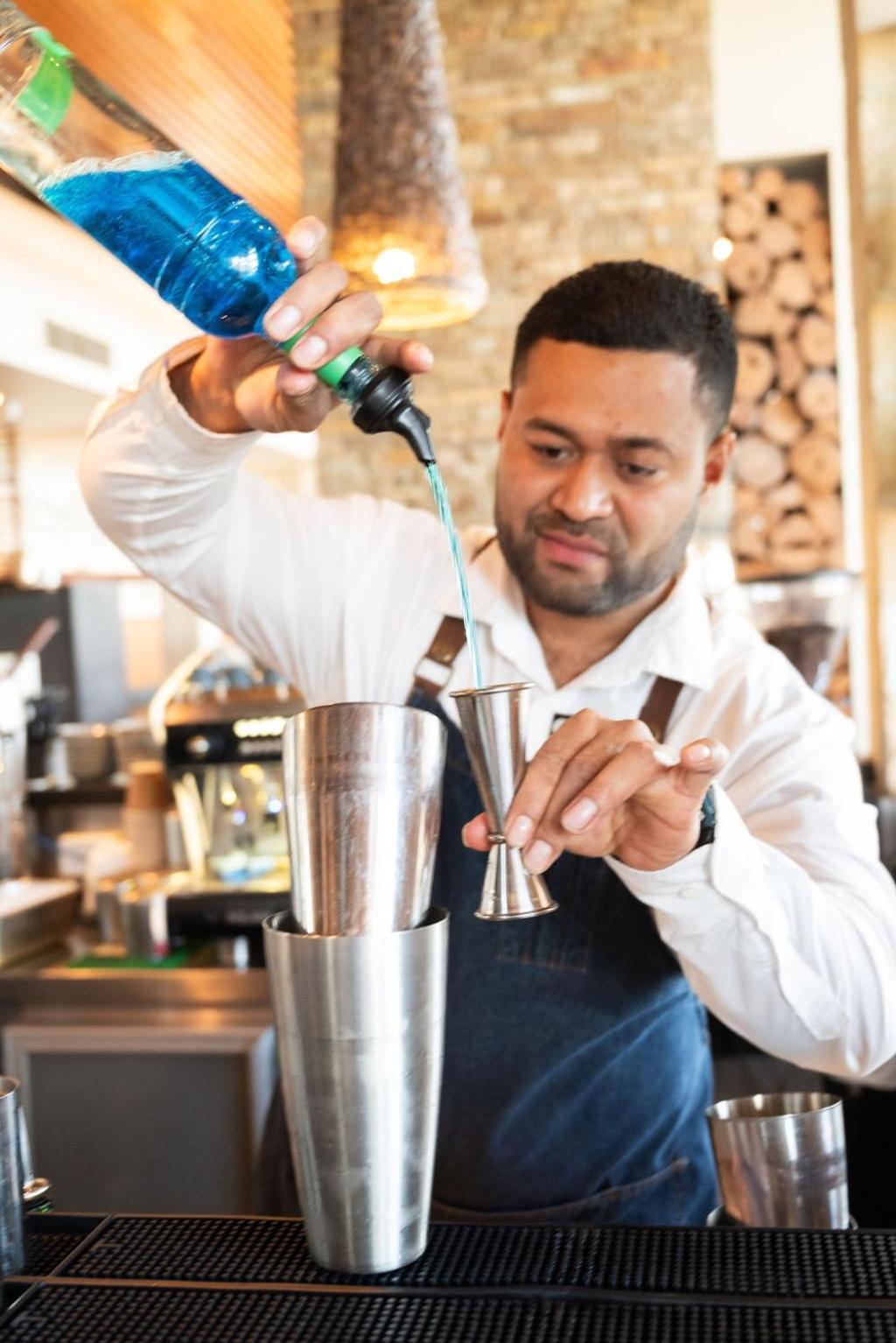 Pullman Bunker Bay Resort Margaret River Dunsborough Esterno foto A barista at work